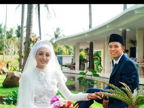 Kata Pria Lombok Yang Viral Ajak Bule Cantik Tinggal Di Gubuk