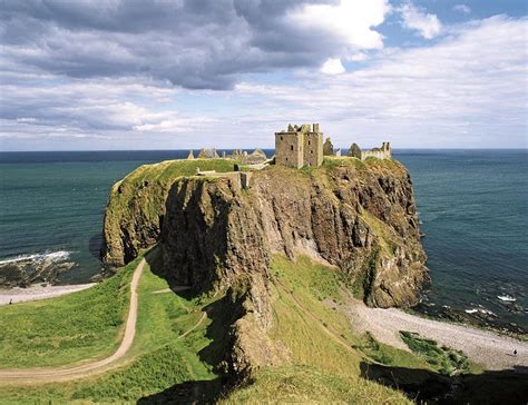 From Stonehaven To Dunnottar Castle Aa