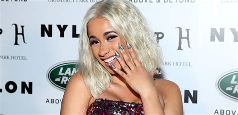 Cardi B Reveals Shes Pregnant During Snl Performance