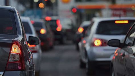 Driving Safely In Heavy Traffic Cl Van Deventer Insurance Agency