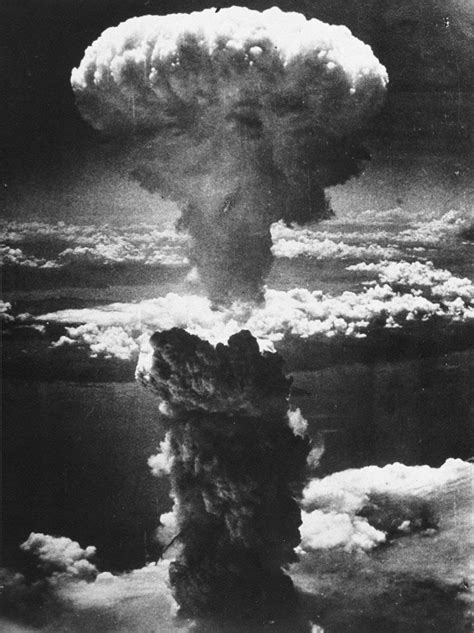 Atomic Bomb Dropped In Nagasaki Flashbak