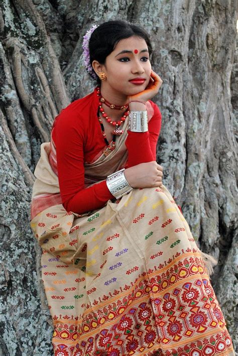 A Woman From Assam Wearing Mekhela Sador India Clothes Dress Culture Clothes