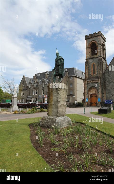 Bronze Statue Of Donald Cameron Of Lochiel And Duncansburgh Church Town