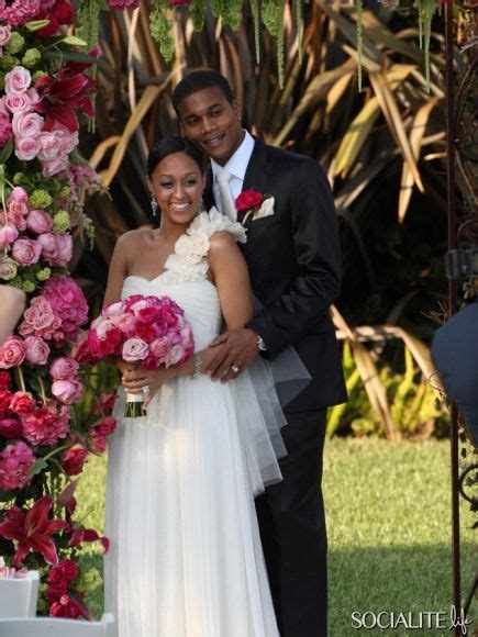 And you can watch tia and tamera talk about both the wedding and the. Tia Mowry & Cory Hardrict wedding | Celebrity weddings ...