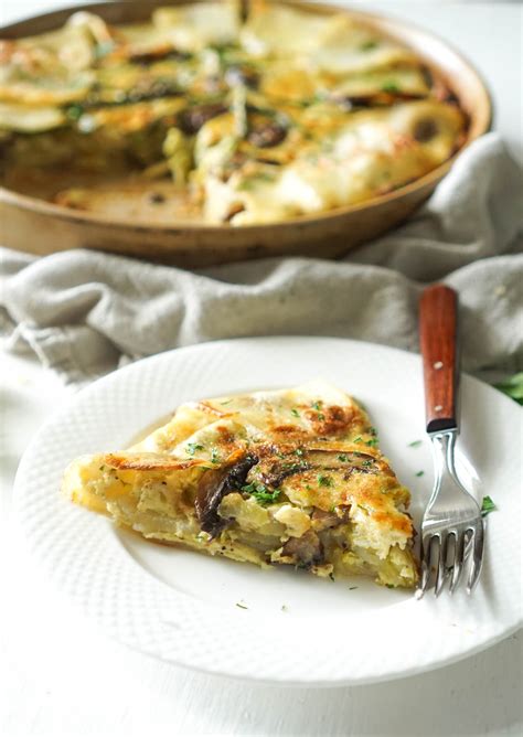 Potato Crusted Quiche With Asparagus Mushrooms