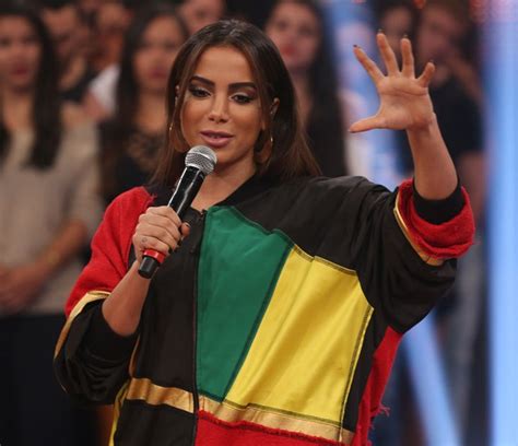 Anitta Comemora Participação Na Abertura Da Olimpíada Ainda Não