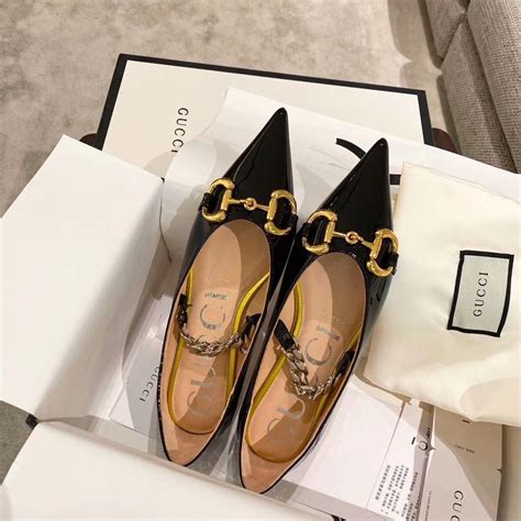 Gucci Horsebit Leather Pointed Toe Chain Strap Flat Shoes Woman Flats