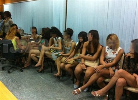 Pattaya Police Arrest Ladyboy And Women Prostitutes