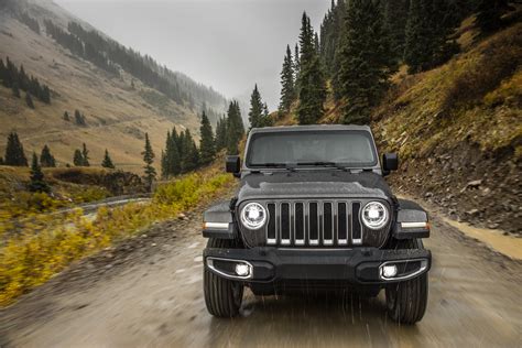 jeep wrangler jl debuts   engine options upscale cabin