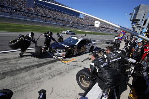 How To Lead A Nascar Pit Crew Umbc University Of Maryland Baltimore