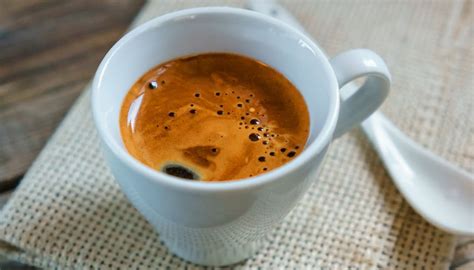 bere caffè appena svegli può essere dannoso ecco perchè