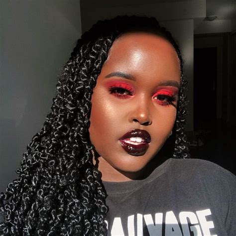 𝖋𝖆𝖙𝖎𝖒𝖆 𝖈𝖆𝖘𝖊𝖗 on Instagram bright red eye a dark lip so ready