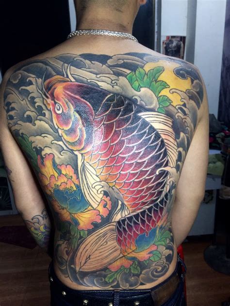Hình xăm này thể hiện cho sự quyết tâm mạnh mẽ phù hợp với cả nam và nữ. Hình Xăm Cá Chép Hóa Rồng Kín Lưng ️ Tattoo Full Lưng