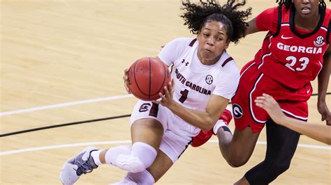 South Carolina Returns To Top Of Womens Basketball Poll College