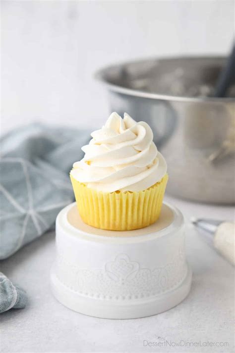 Whipped Cream Cheese Frosting Video W Step By Step Pics Dessert
