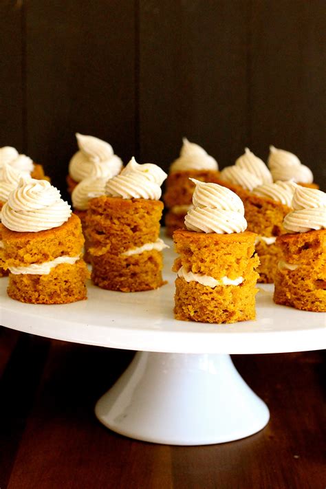 Mini Pumpkin Cakes With Cinnamon Vanilla Bean Cream Cheese Frosting