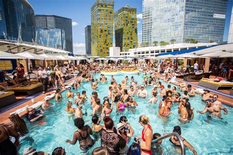 Pool Parties In Vegas Photos That Prove Daylight Should Be