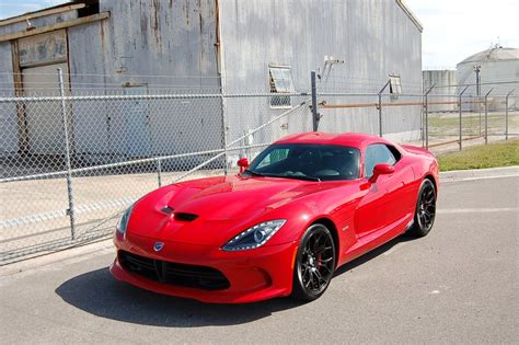 That viper isn't fast enough to keep up with my favourite viper the acr, the gts needs more power and less weight to keep up with any acr. 2014 Dodge Viper GTS Coupe Fence : Automotive Addicts
