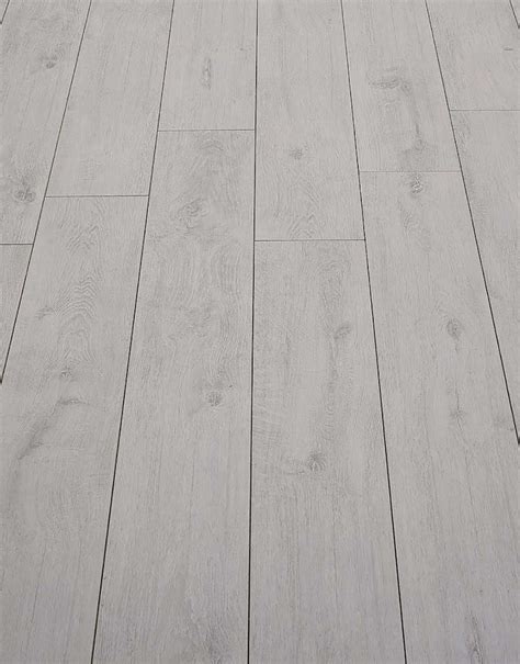 Lodge Light Grey Oak Laminate Flooring Oak Laminate Oak Laminate