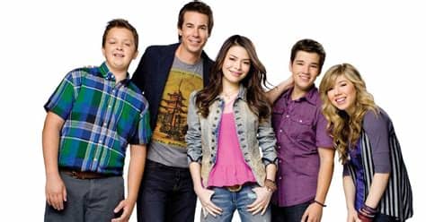 The nickelodeon sitcom icarly centers on carly shay, who creates her own web show with her best friends sam and freddie. NickALive!: Miranda Cosgrove Misses Her Entire 'iCarly ...