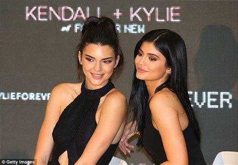 Kylie Jenner Leaves Aussie Radio Host Hamish Blake Blushing Kendall And Kylie Jenner Kendall