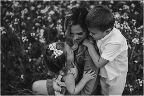 Spring Mommy And Me Wildflower Field Session — Nicole Briann Photo