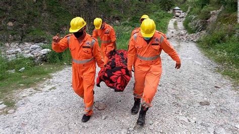 India Landslide At Least 15 Dead After Rocks Hit Highway In Himachal