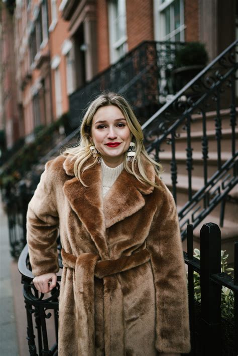 3 Ways To Dress Like Carolyn Bessette Kennedy In The Winter The New