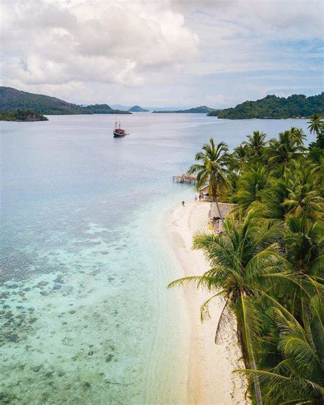 Raja Ampat Kepulauan Dengan Pemandangan Yang Menakjubkan Wisata Milenial