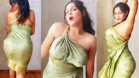 Sexy Saree Wrapped Bhabhi Beautiful Dance Viraldesireelz Viral Desi Reelz Youtube
