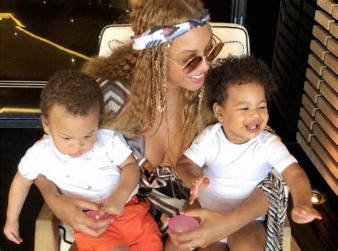 Beyoncé And Jay Z Bond With Blue Ivy And The Twins