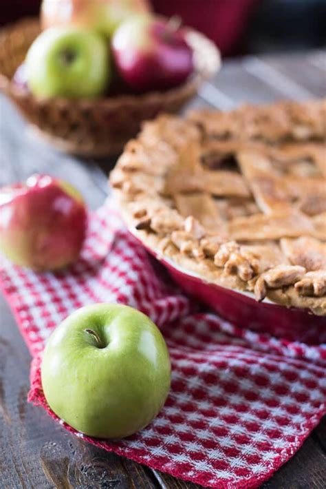 Nana S Apple Pie • The Crumby Kitchen