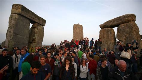 Celebración Del Solsticio De Verano En Stonehenge