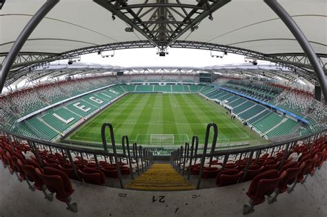Trenuj w legii podczas wakacji! Stadion Miejski Legii Warszawa im. Marszałka Józefa ...