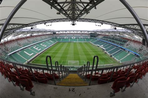 Po i wojnie światowej legia nie miała stałego miejsca, w którym mogłaby rozgrywać mecze. Stadion Miejski Legii Warszawa im. Marszałka Józefa ...