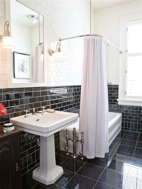 The floor stripes bring your attention towards this simple white bathroom from grant k. 18 Black and White Bathroom Decor and Design Ideas - Style ...