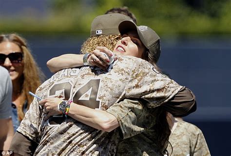American Sniper Chris Kyles Widow And Nypd Cop Widows Throw First Balls In Mets Opener Daily