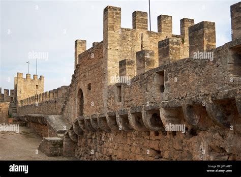 Medieval Castle Wall Defense Stock Photo Alamy
