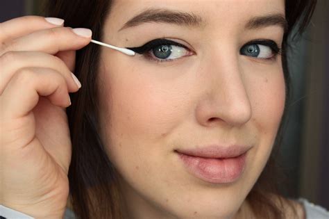 Tipps Tricks Und Tutorial Cat Eyeliner Bei Schlupflidern Carina