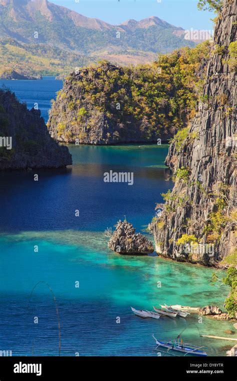 En Palawan Filipinas La Isla De Coron El Kayangan Lake Elevada
