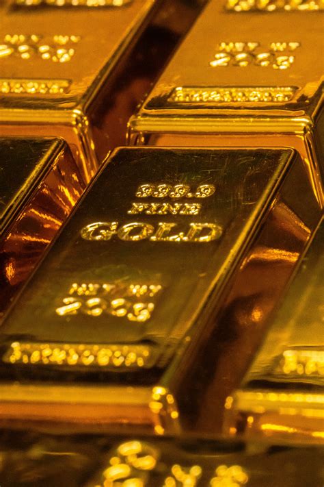 ทองคำแท่ง vs กองทุนทองคำ อันไหนดีกว่ากันในตอนนี้?! | MoneyDuck Thailand