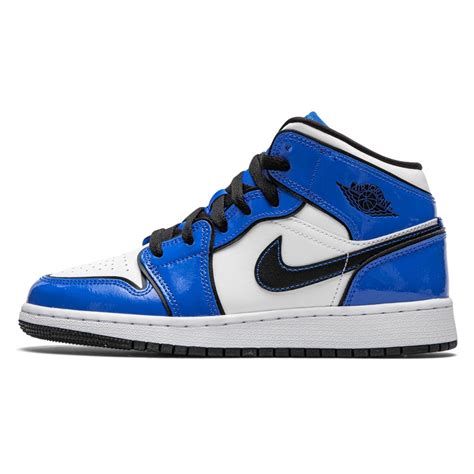 The air jordan i was the first shoe to be worn in the nba with multiple. Air Jordan 1 Mid SE Signal Blue - BQ6931-402 | Limited Resel