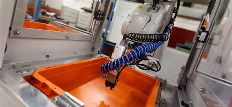 Modular storage systems have become all the rage amongst tool manufacturers these days. Tray stacker with integrated robot | modular automation