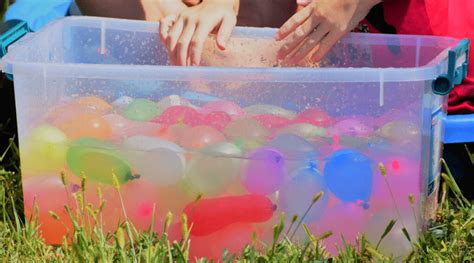 15 Awesome Water Games For Families