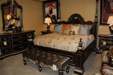 Turn up the glamour with an ornately detailed poster bed and chest of drawers. unique bedroom furniture - zugrau