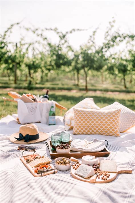 How To Create A Picture Perfect Picnic For Spring Hunker