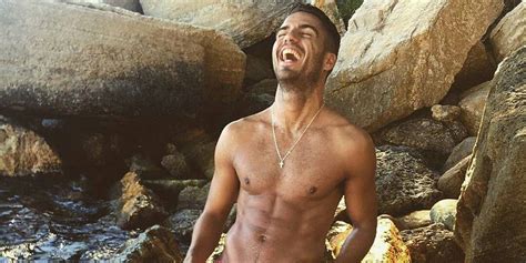 Maxi Iglesias Celebra Completamente Desnudo Que Est De Vacaciones En