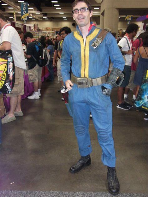 Pin Op Fallout Costume