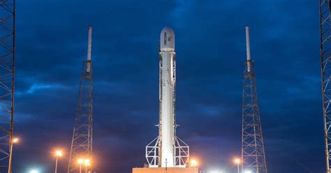 I've been following the spacex launches online for some time now and have been in awe of the i have never shot a rocket launch before, so i did not know exactly what to expect as far as exposure. Today's SpaceX Launch Has Been Scrubbed | Gizmodo Australia