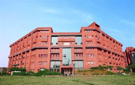 Sharda University Campus Greater Noida University Campus School Of